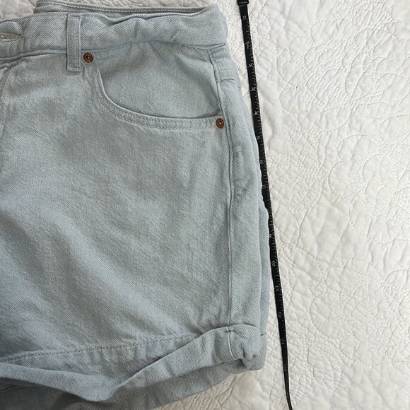 Levi’s A-Line Mom Short, light wash denim shorts, size 33 - Picture 5 of 7